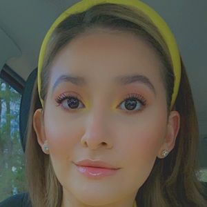 Meet your Posher, Roxan